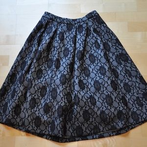Karl Lagerfeld Paris midi lace skirt size 2
